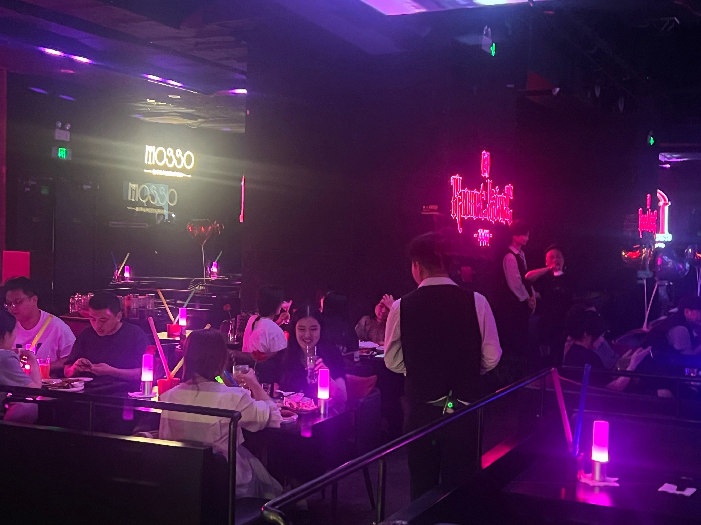 咸宁商务KTV，精彩体验商务K歌聚会-通城县ktv预订